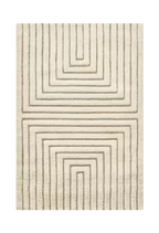 Linear Labyrinth